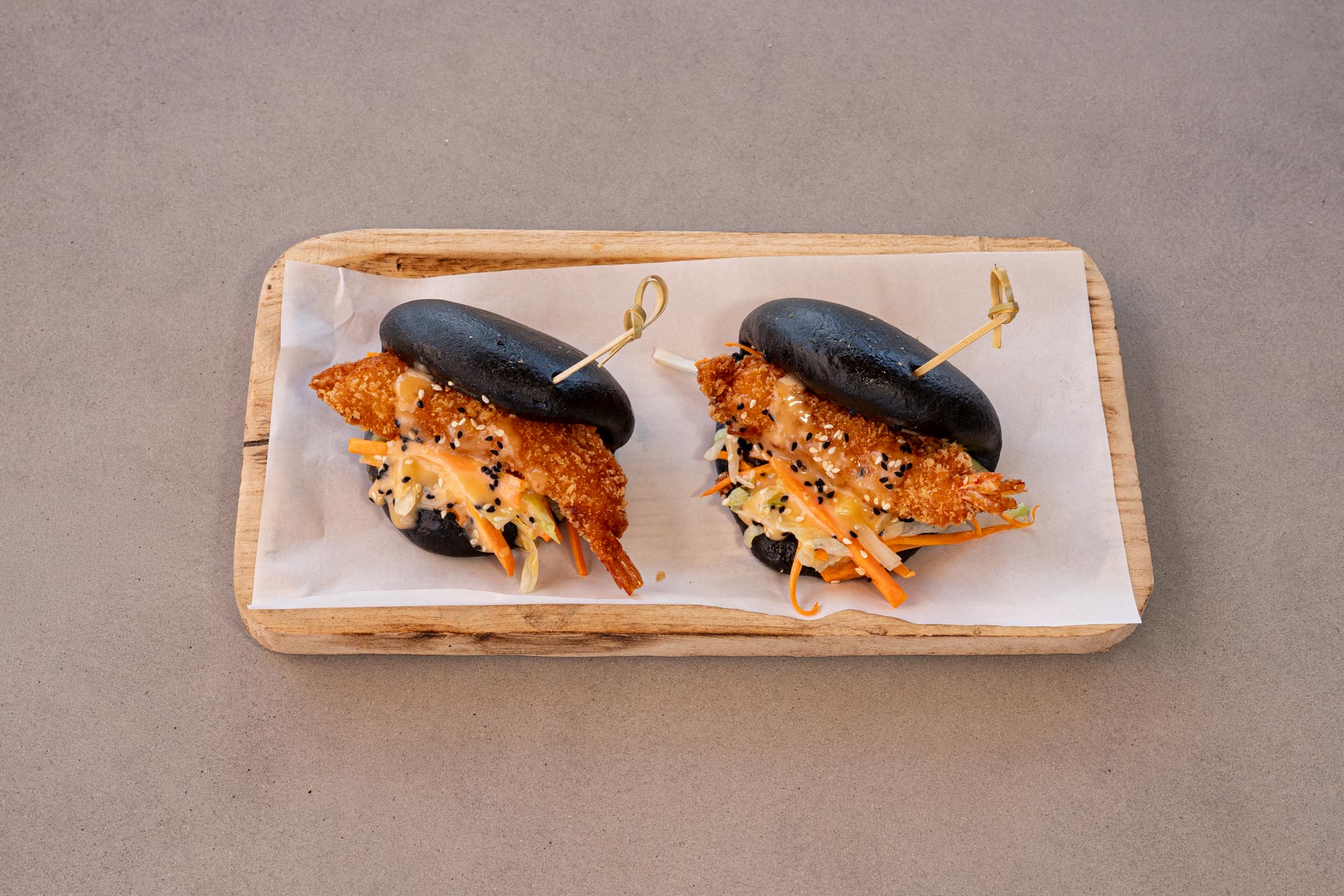 BLACK SHRIMP BAO (2 PCS)